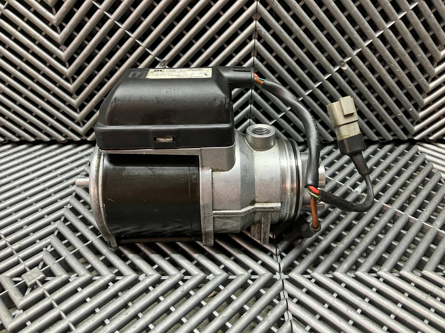 Used. El. Power steering pump A4144660101