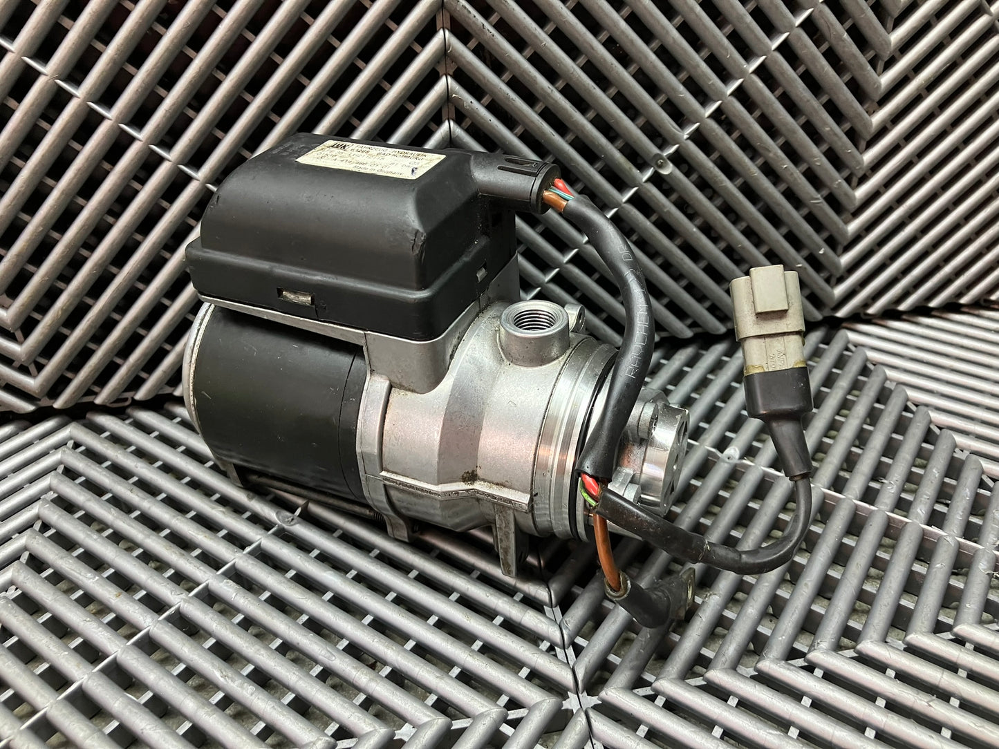 Used. El. Power steering pump A4144660101