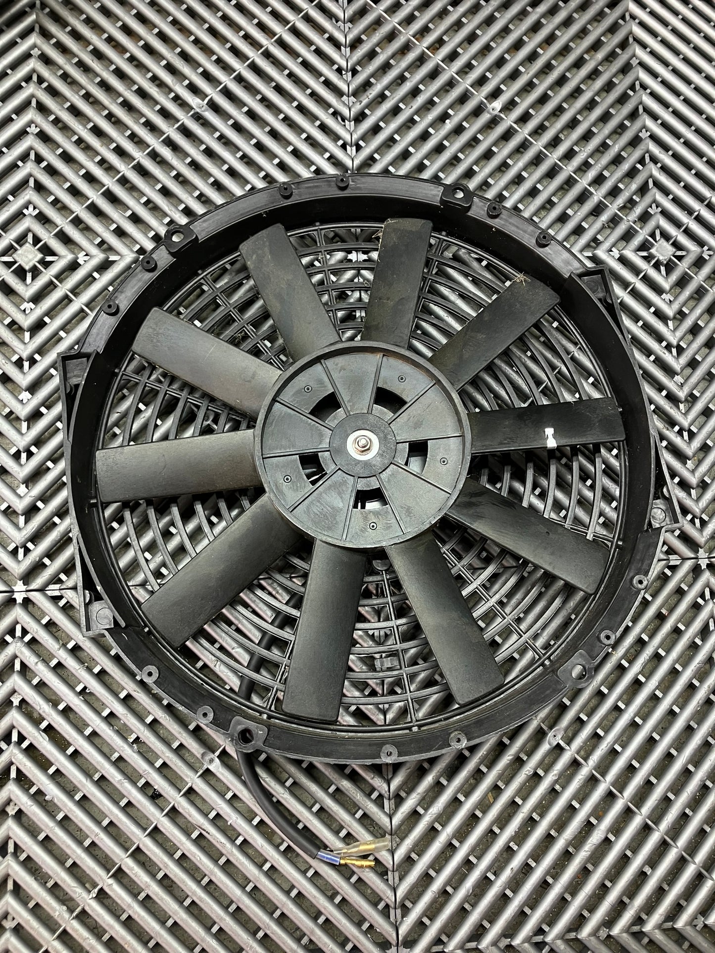 Used. Cooling fan 12v 80w. Size - 30 cm