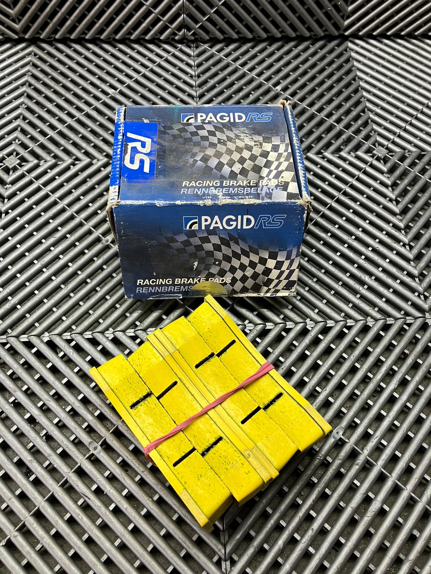 New. Rear Racing Brake Pad Set- PAGID - RS29 (PAGID RACING SHAPE U2704)