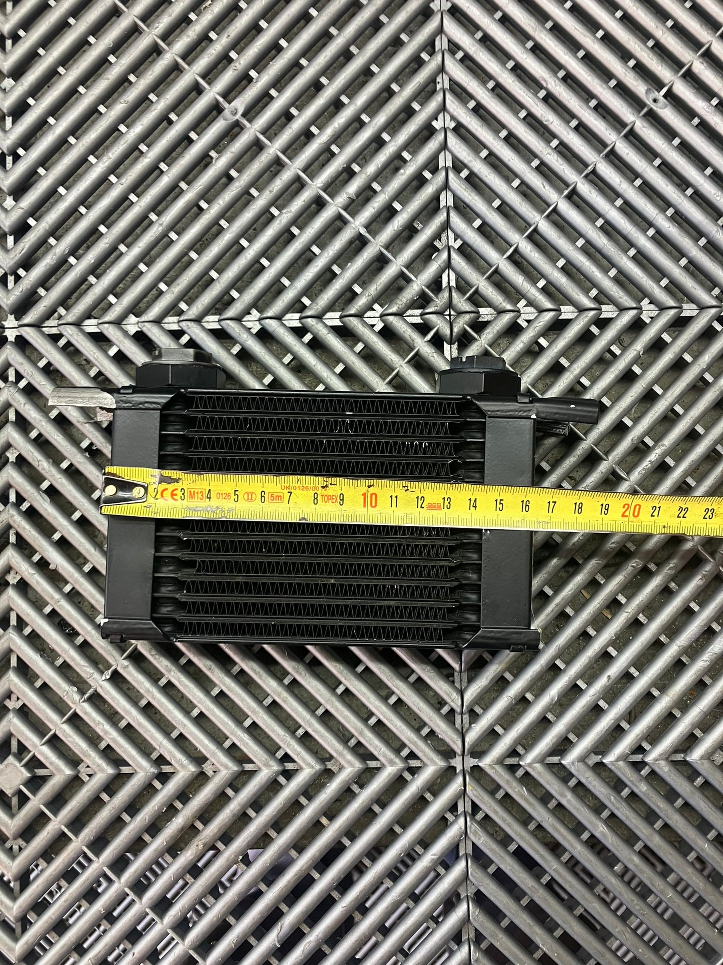 Used. Setrab Proline oil cooler - 13 row 16x10x5 cm