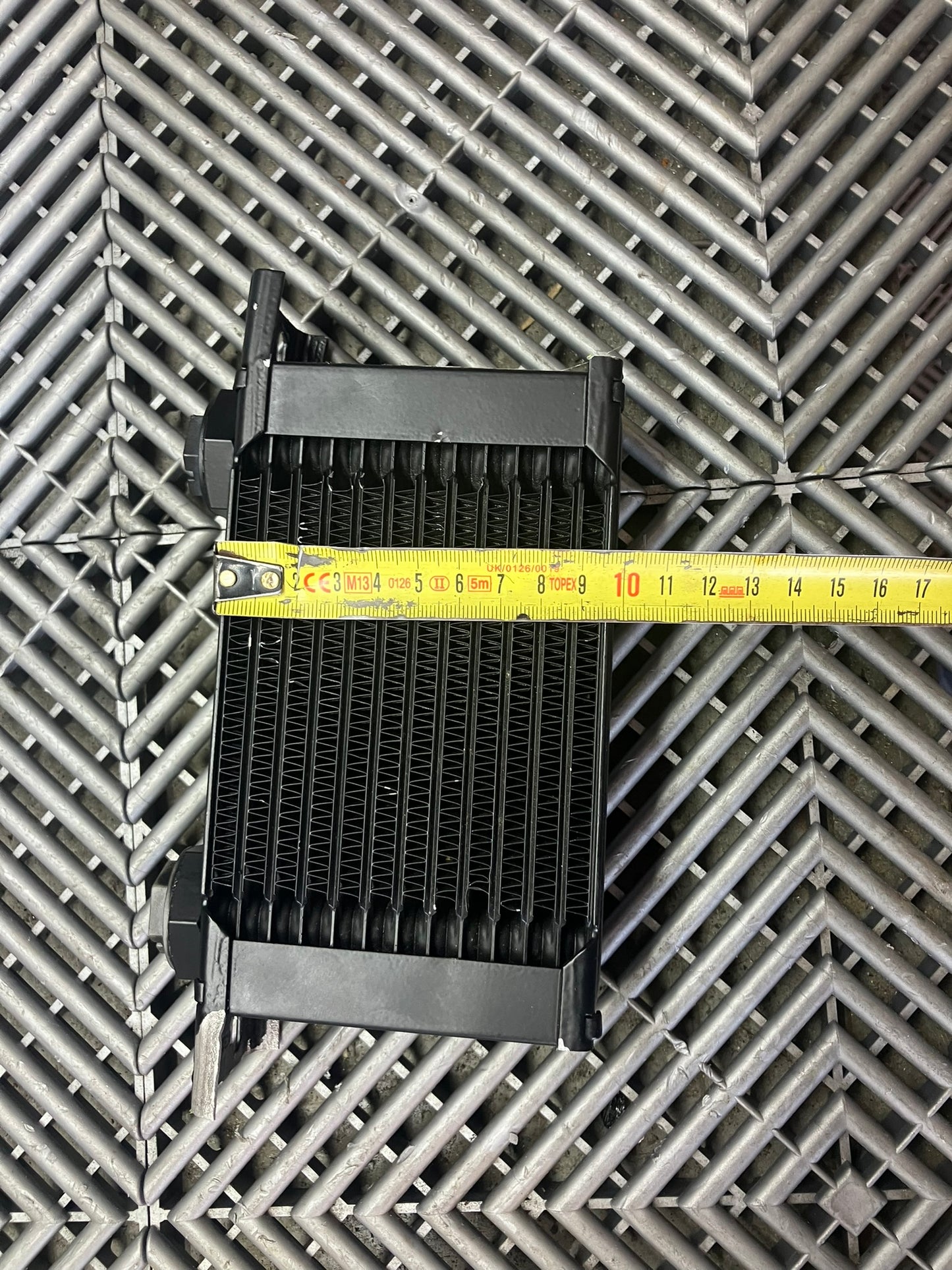 Used. Setrab Proline oil cooler - 13 row 16x10x5 cm