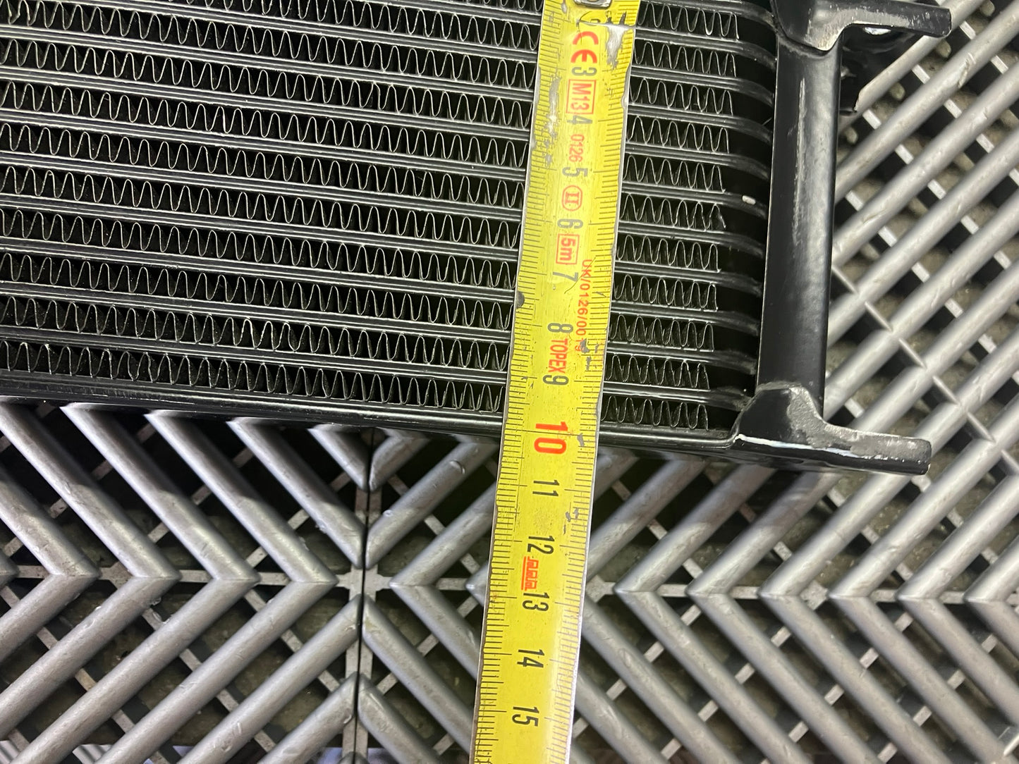 Used. Motamec Oil Cooler 13 Row 28x10x5 cm