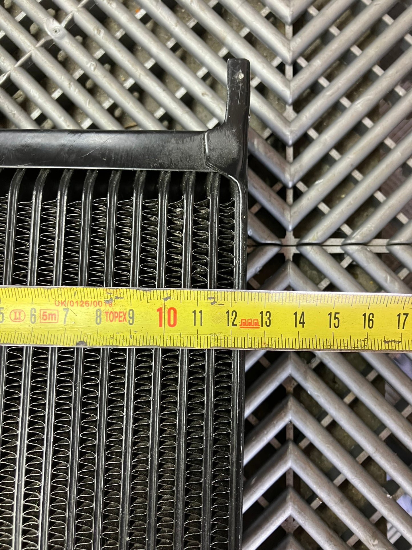 Used. Motamec Oil Cooler 16 Row 28x12x5 cm