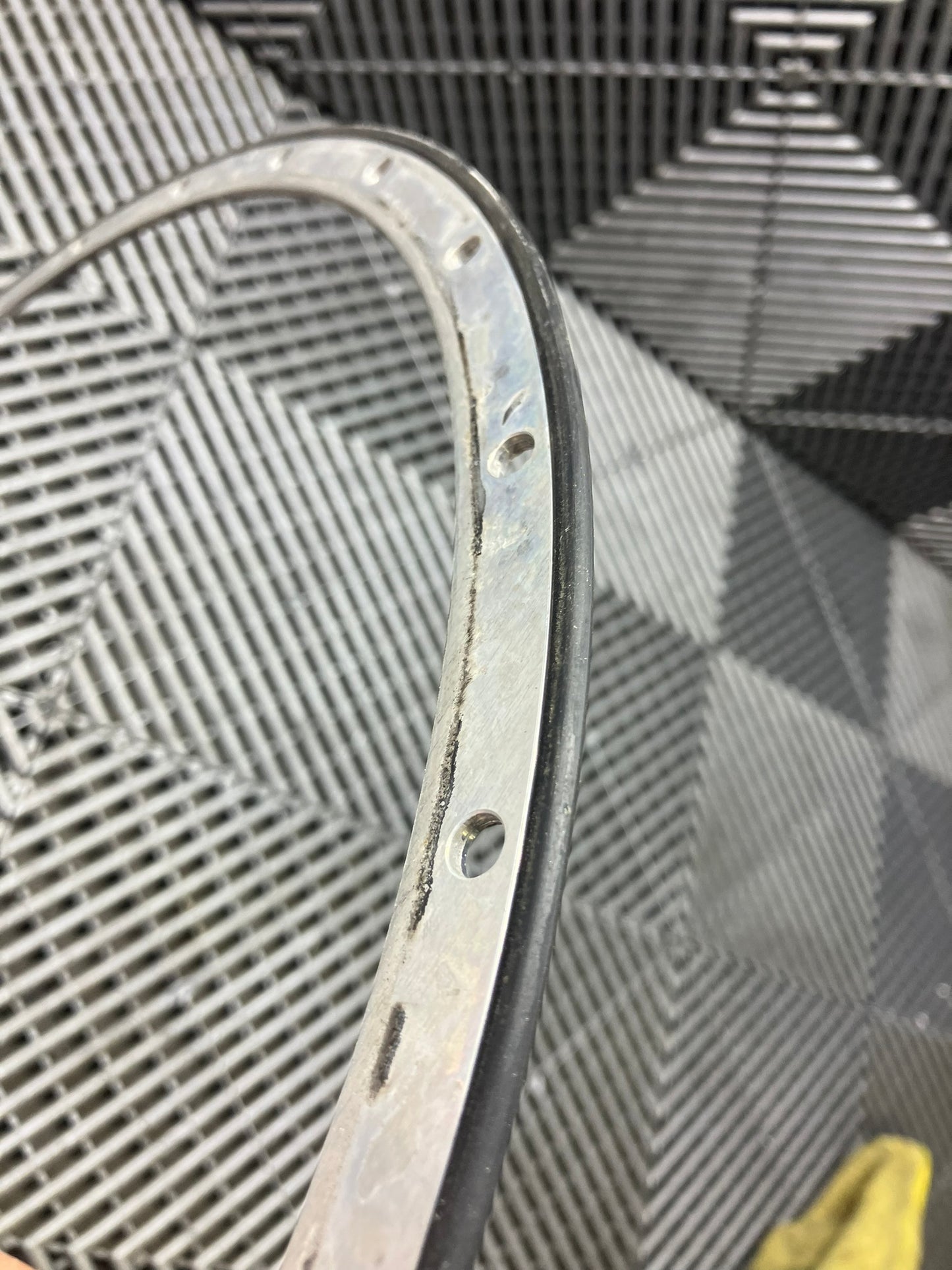 Used. Sealing rings for BBS rims. For 18-inch rims.