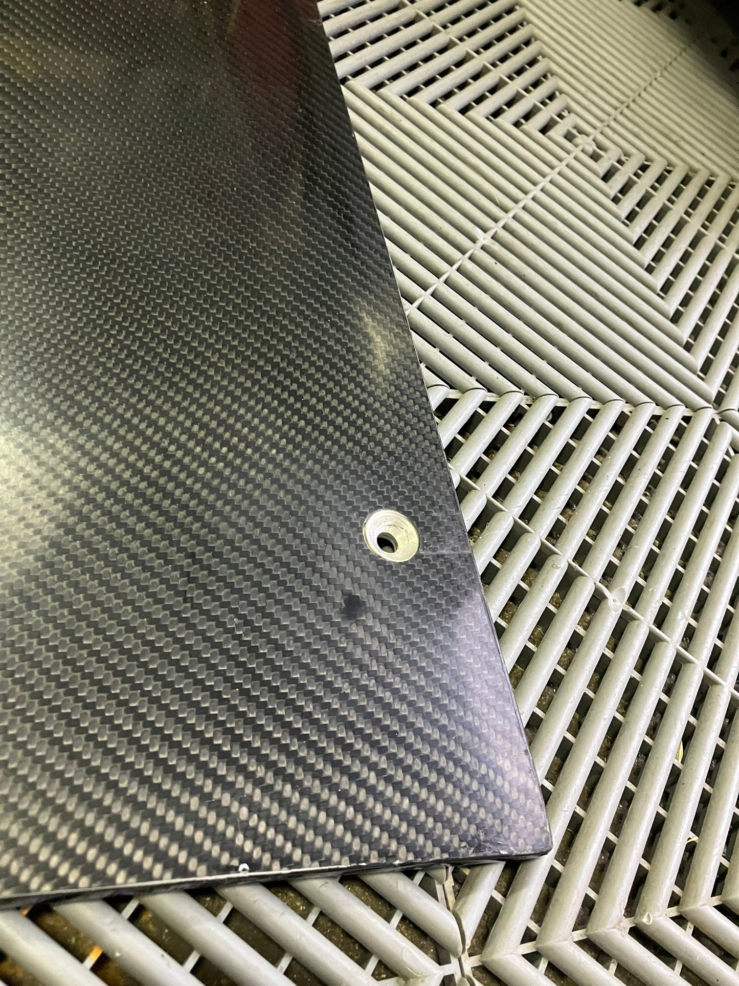 Used. Carbon Fiber Rear Diffuser base 200x112x12mm
