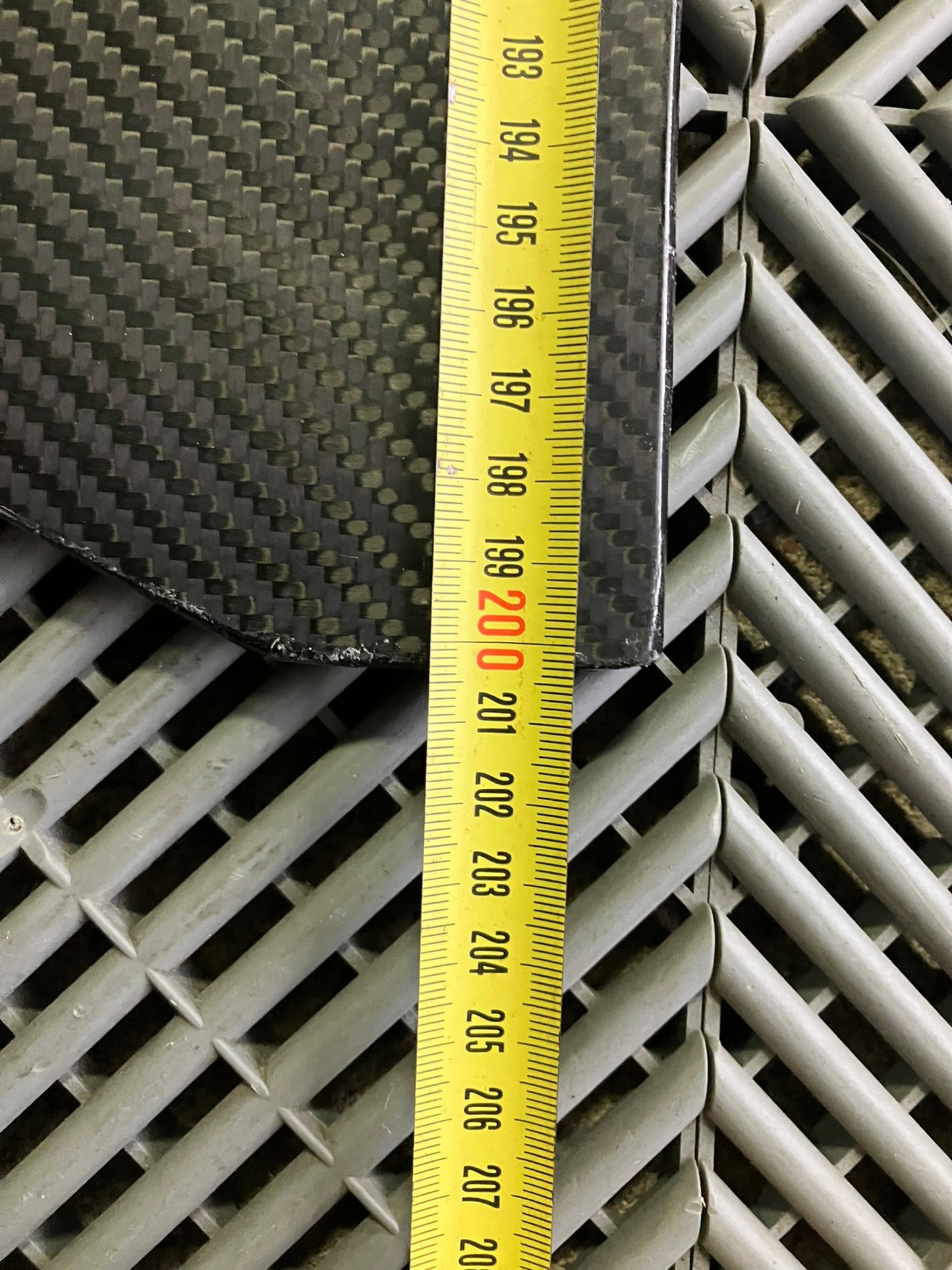 Used. Carbon Fiber Rear Diffuser base 200x112x12mm