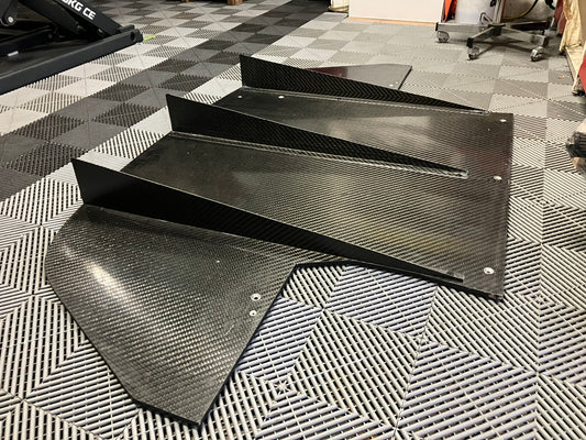 Used. Carbon Fiber Rear Diffuser base 200x112x12mm