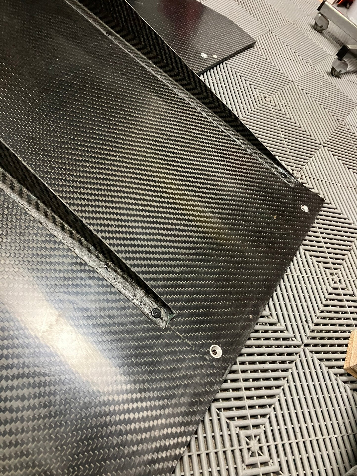 Used. Carbon Fiber Rear Diffuser base 200x112x12mm