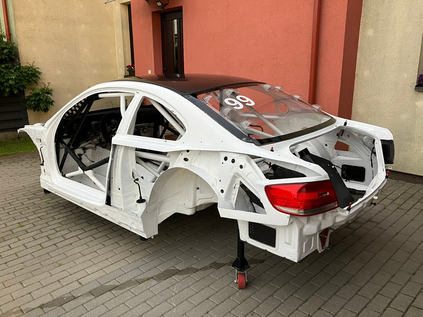 New build. GT3 spec. BMW E92 chassis.+ "Plan GT" carbon body kit.
