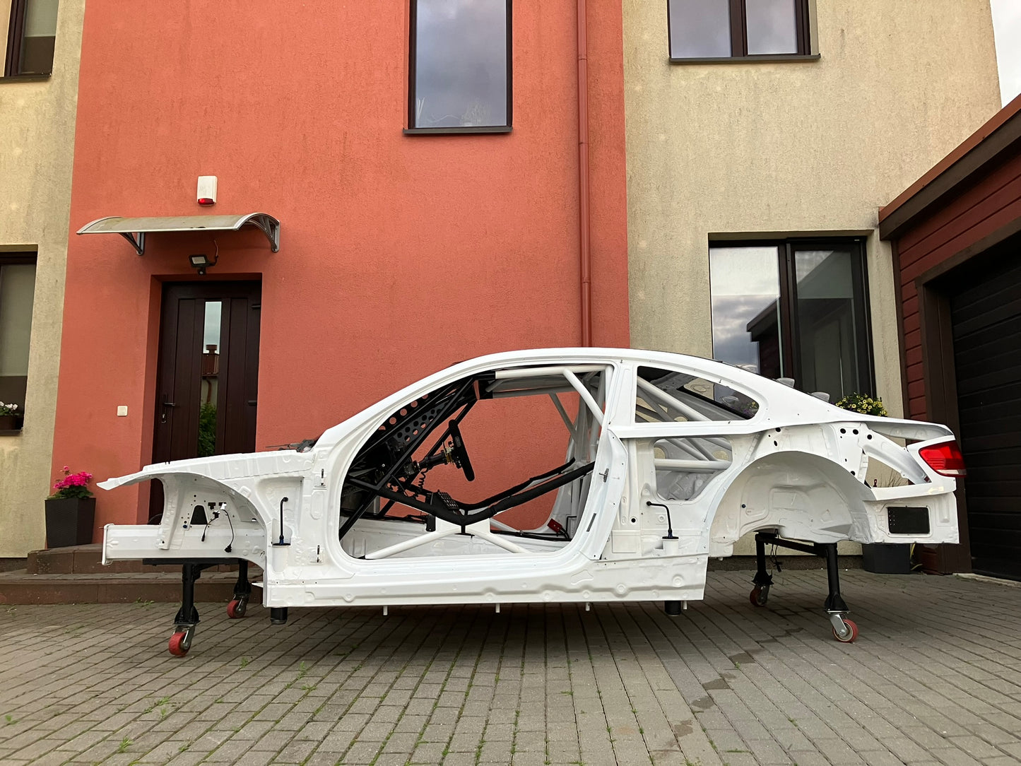 New build. GT3 spec. BMW E92 chassis.+ "Plan GT" carbon body kit.