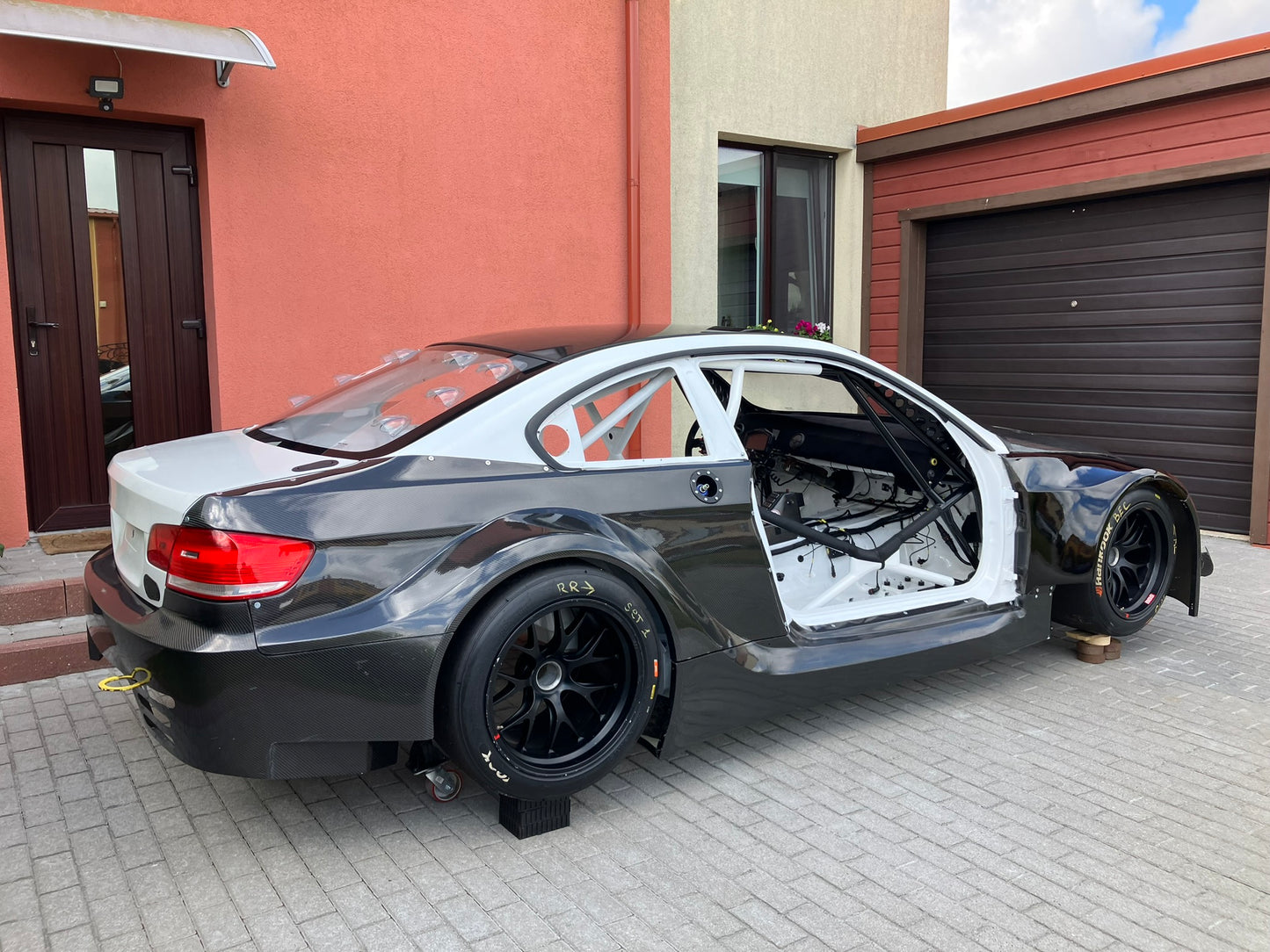 New build. GT3 spec. BMW E92 chassis.+ "Plan GT" carbon body kit.