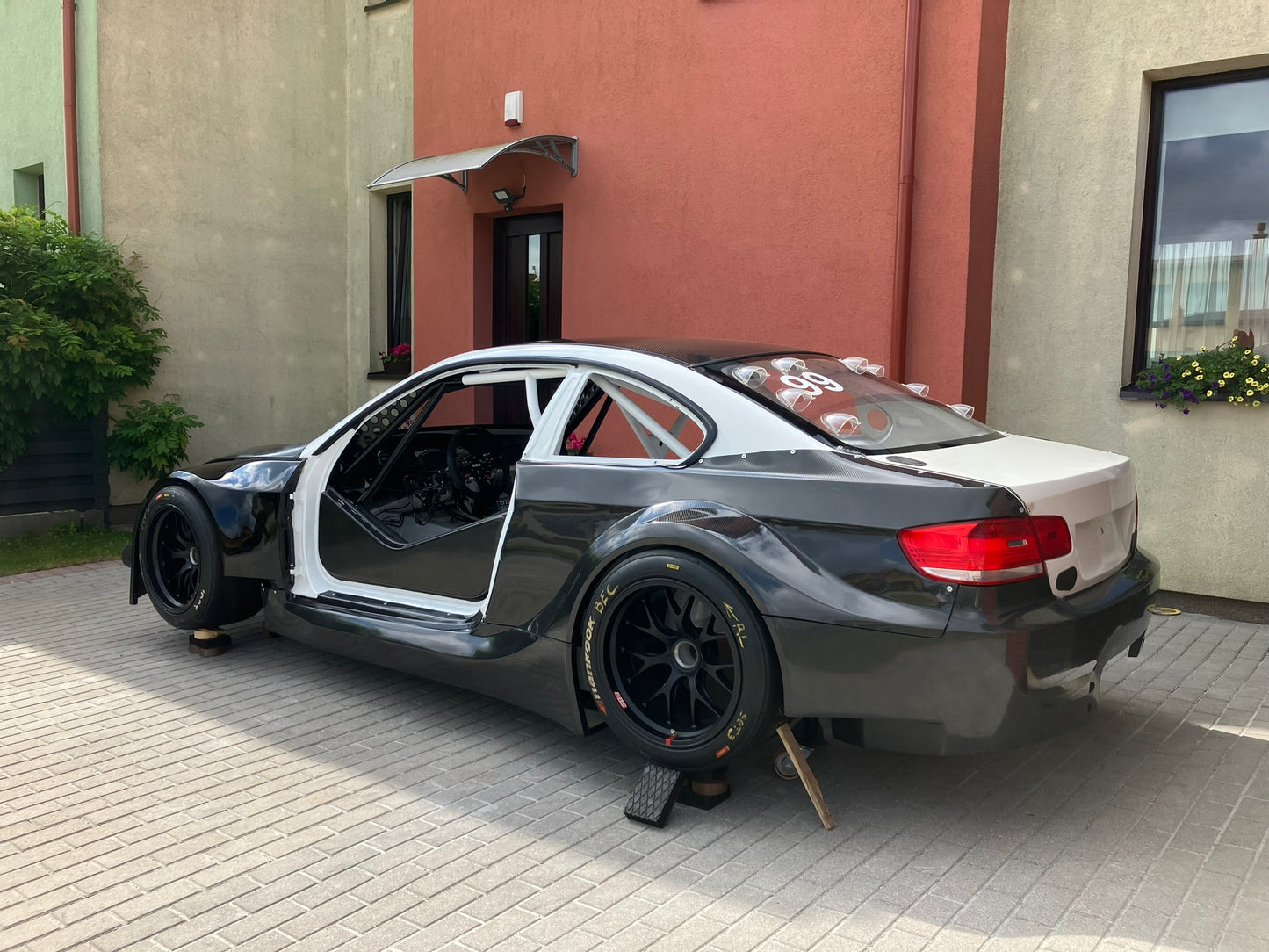 New build. GT3 spec. BMW E92 chassis.+ "Plan GT" carbon body kit.