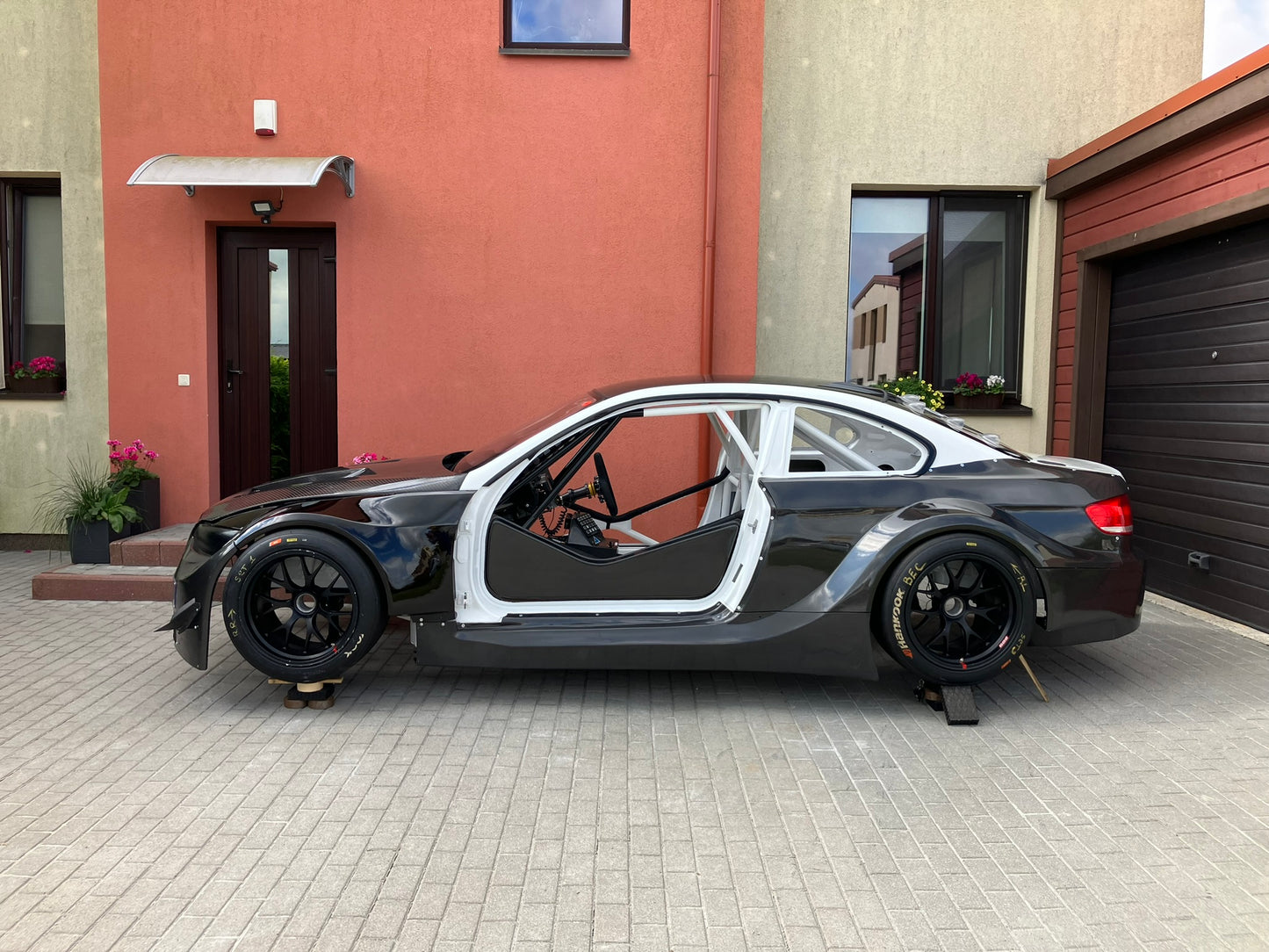 New build. GT3 spec. BMW E92 chassis.+ "Plan GT" carbon body kit.