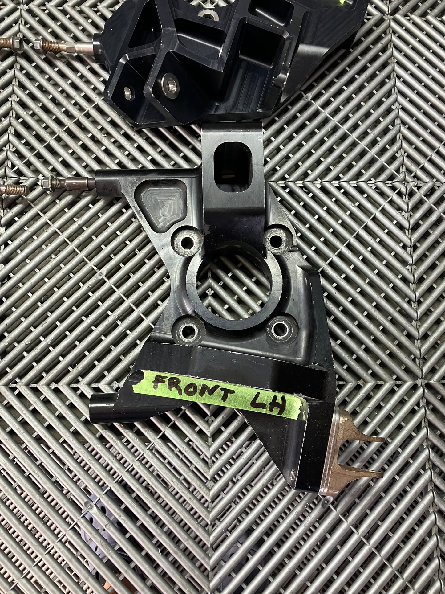 Used. Full Set of 4 Center wheels hubs and CNC arms. Gt cars.