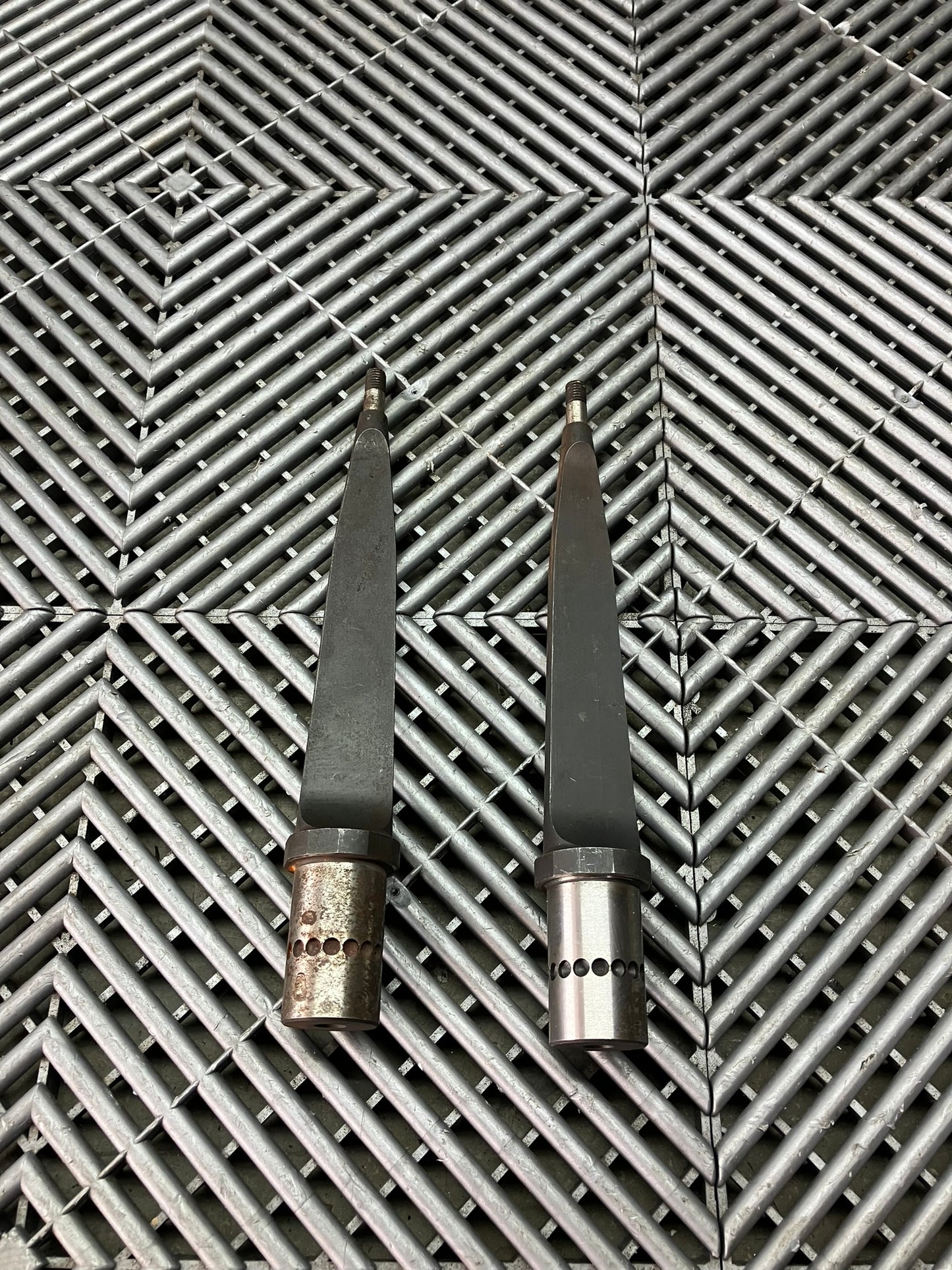 Used. Adjustable Sway bars blades.