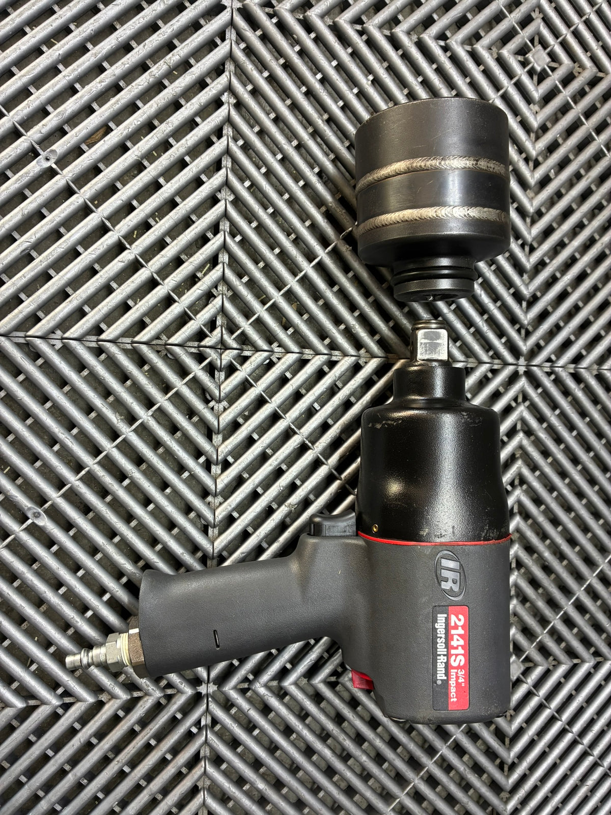 Used. Ingersoll Rand 2141S 3/4" pit wheel guns