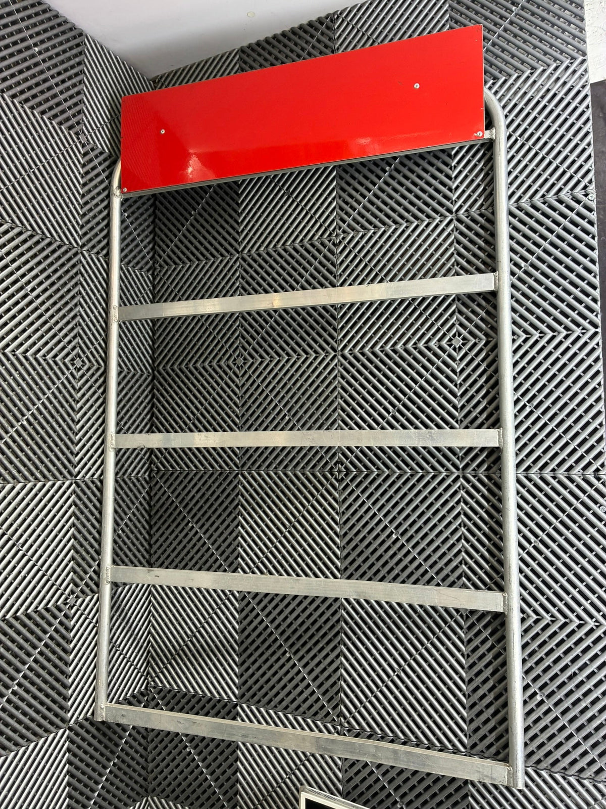 Used. Prosessional 3/4 row Aluminium Pit Board Frames + Numbers Set