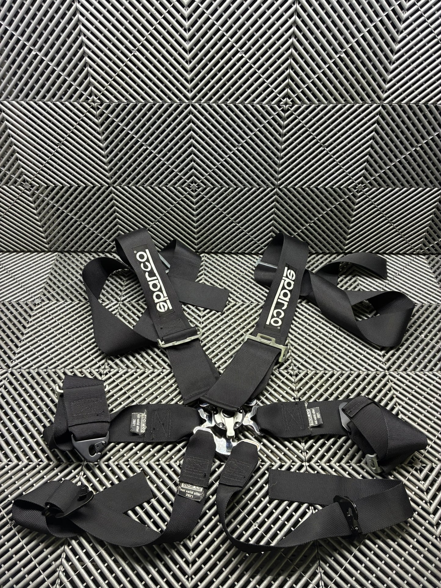 Used. 6 point SPARCO Harness.