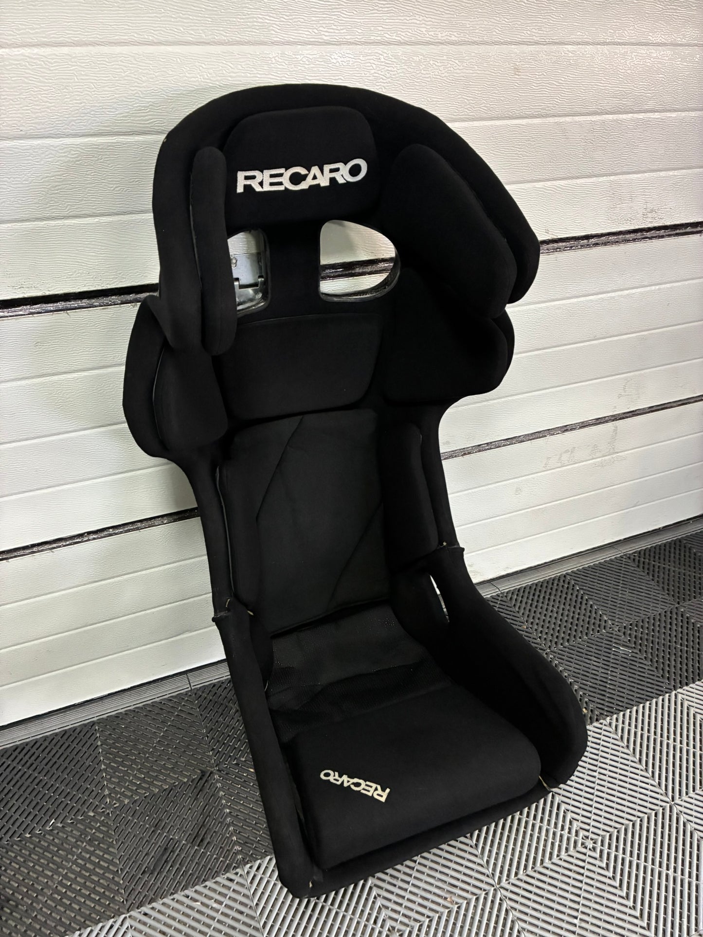 Used. Recaro Race 1400 R Full carbon seat. Homo till 2028