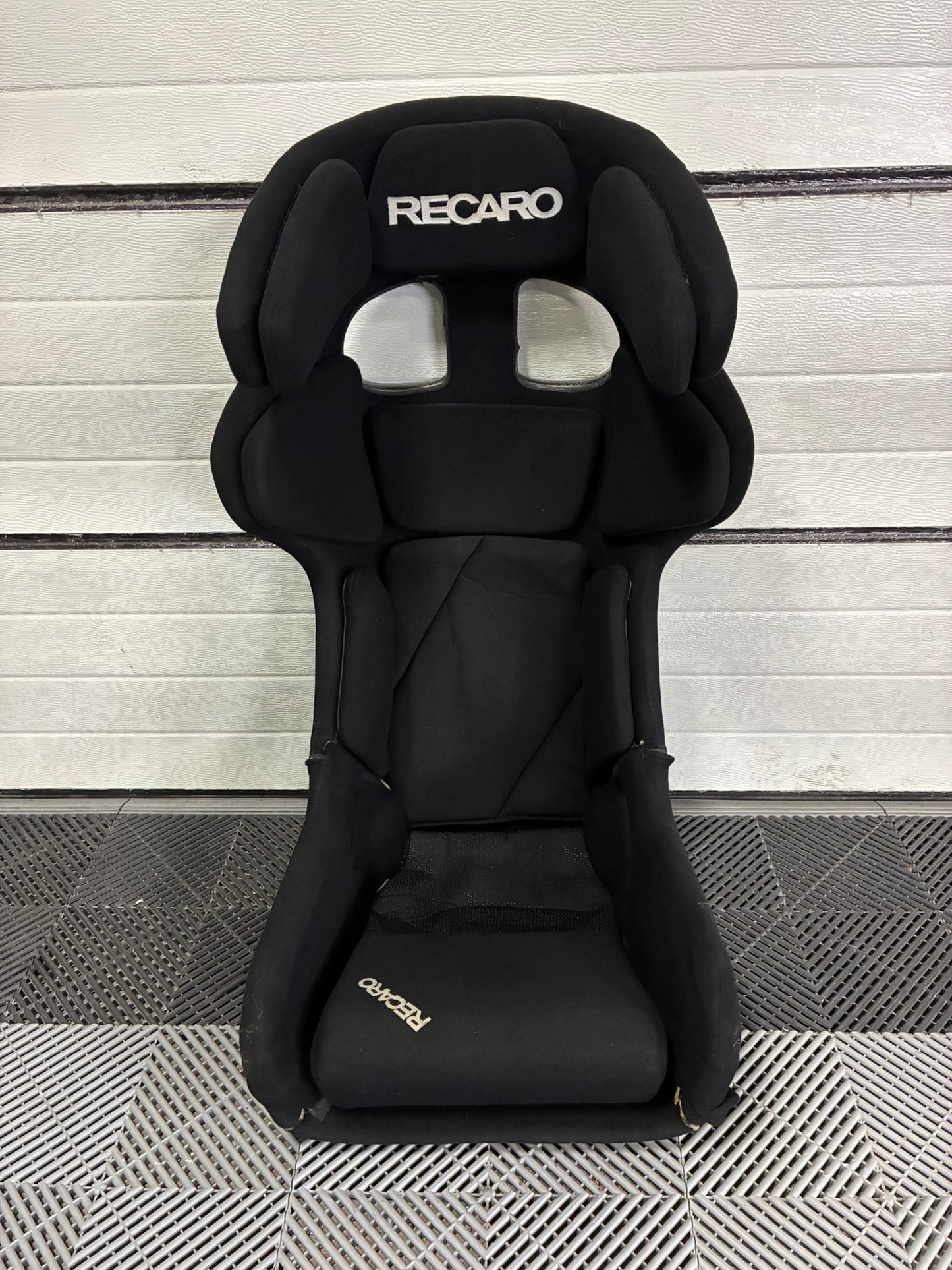 Used. Recaro Race 1400 R Full carbon seat. Homo till 2028