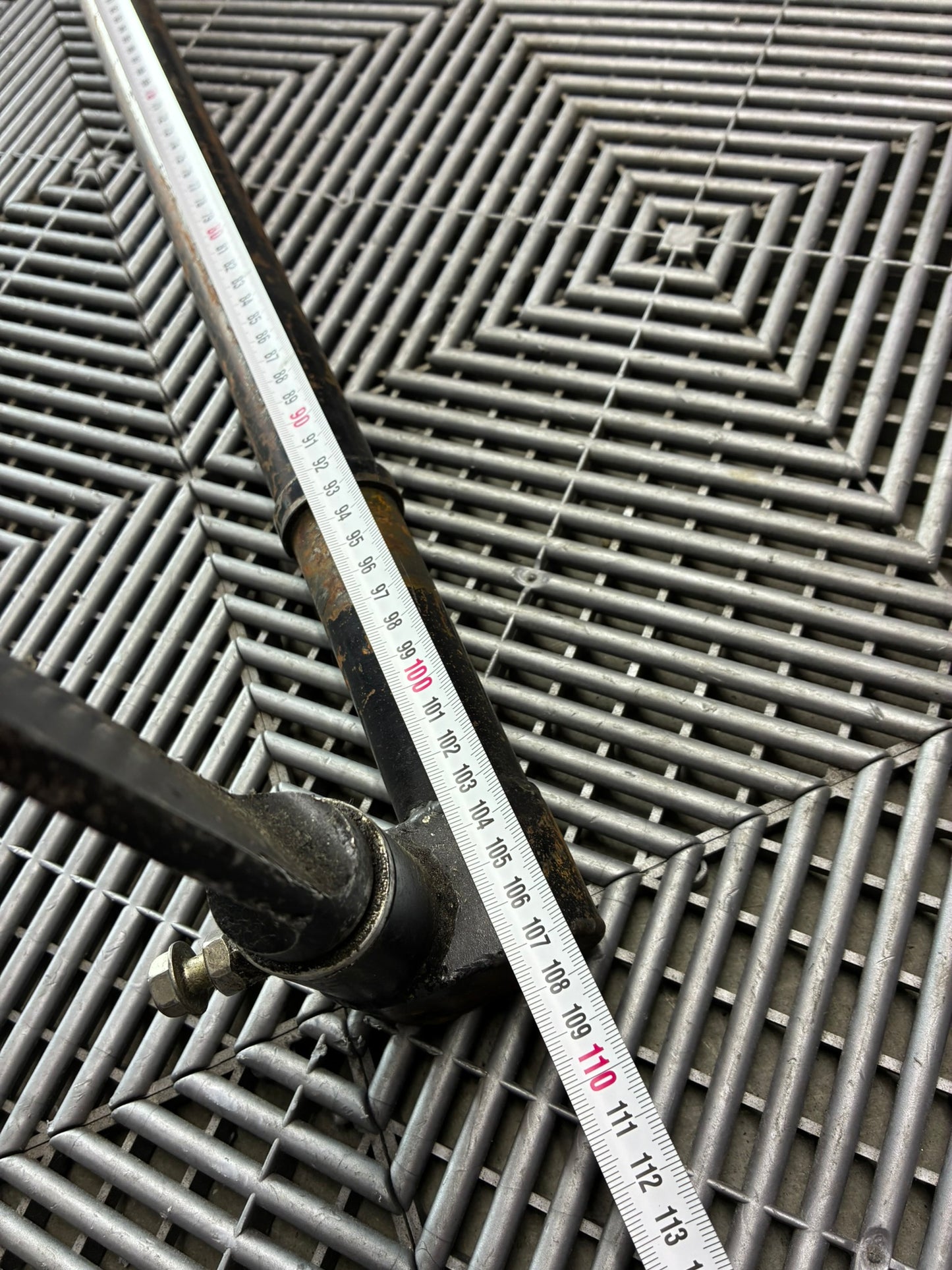 Used. Sway bar with adjustable blades.