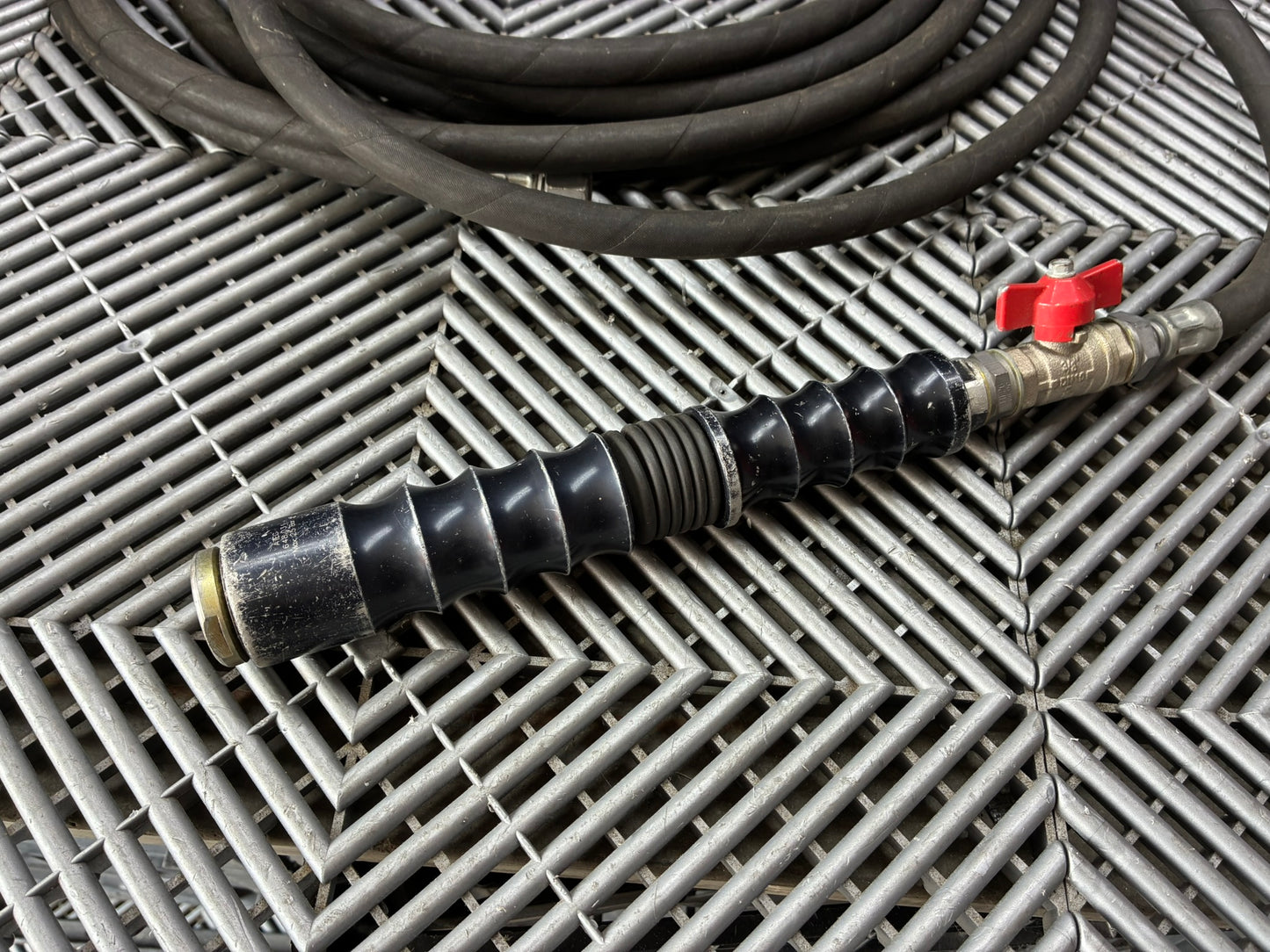 Used.  Air jack lance.