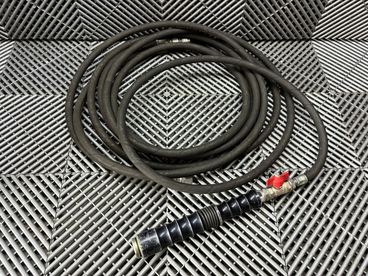 Used.  Air jack lance.