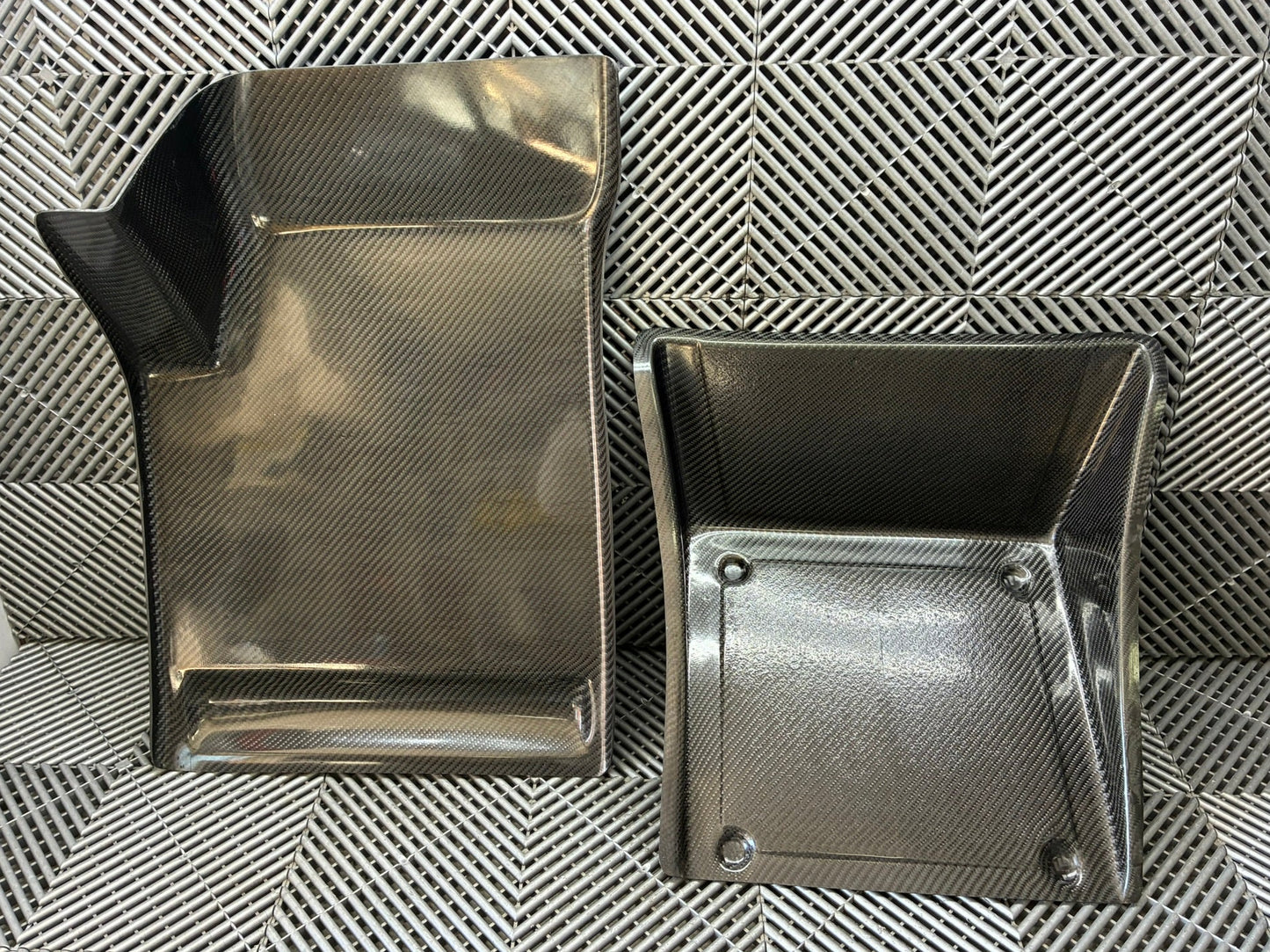 New. Set of 2 Universal Carbon fiber foot plates.
