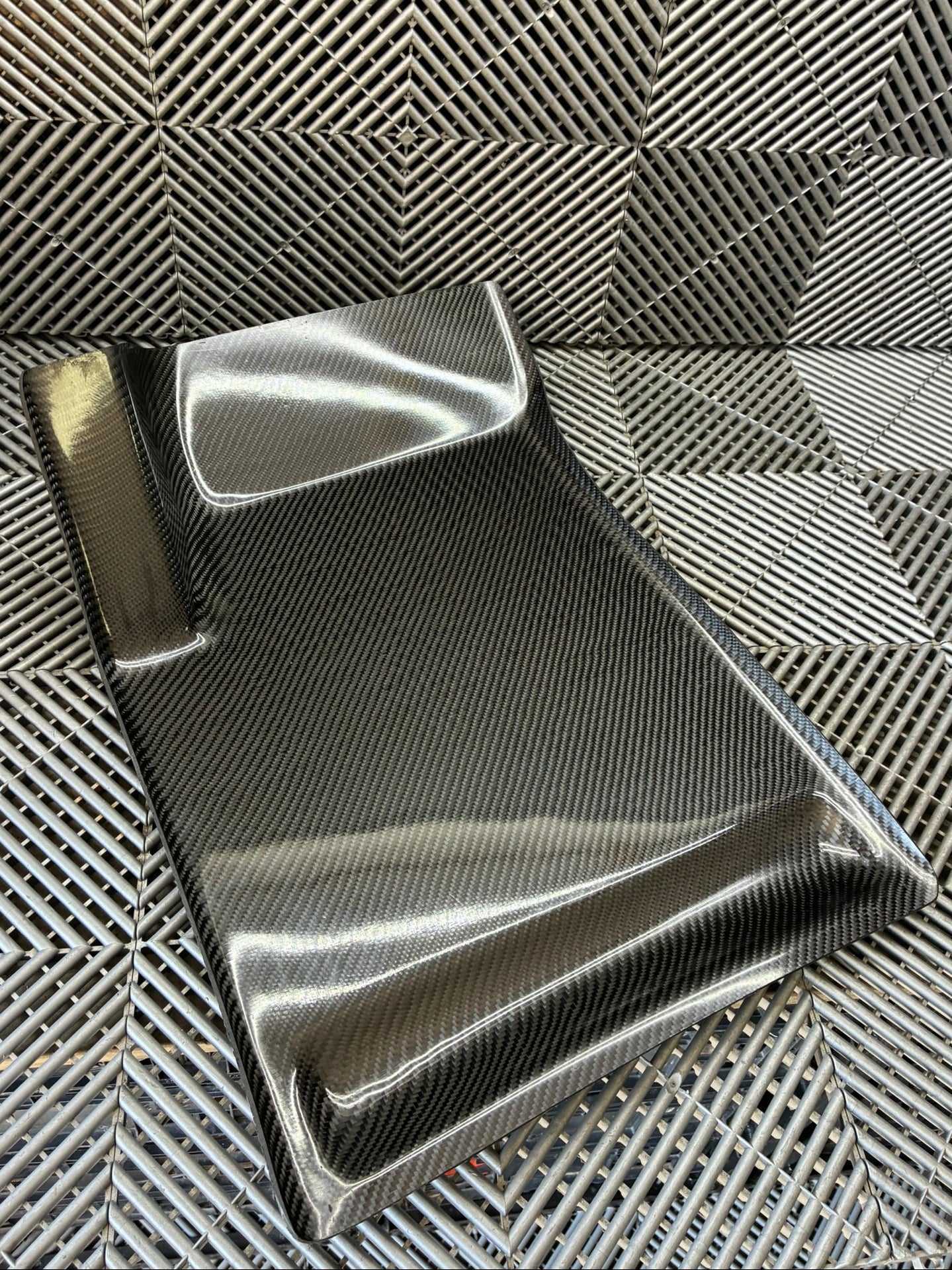 New. Set of 2 Universal Carbon fiber foot plates.