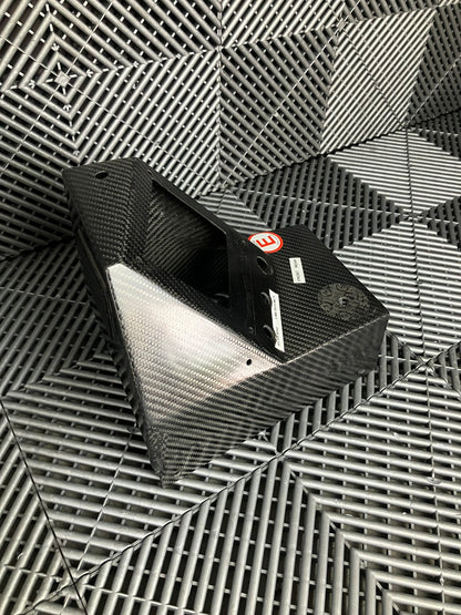 Used. Large dry carbon centre console. (without buttons)