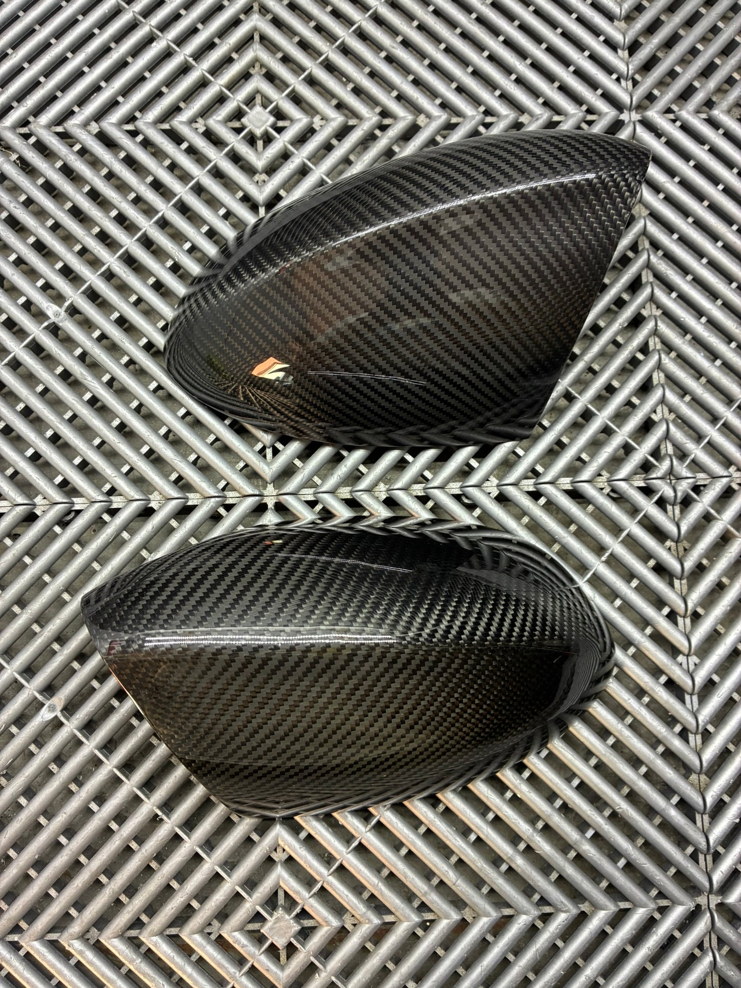 Used. Carbon Fiber Mirror Cap Set - BMW E9x M3
