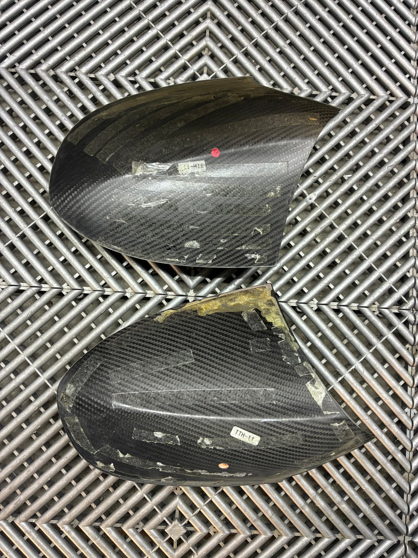 Used. Carbon Fiber Mirror Cap Set - BMW E9x M3