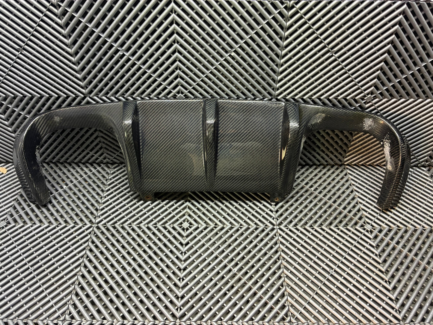 Used. Bmw E92/E93 M3 carbon rear diffuser