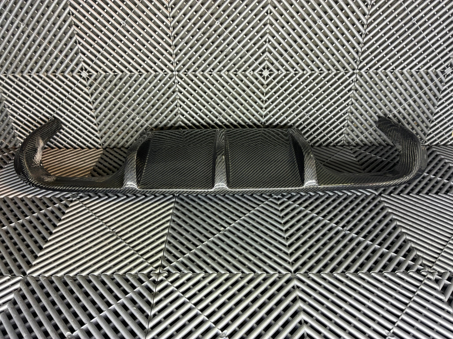Used. Bmw E92/E93 M3 carbon rear diffuser