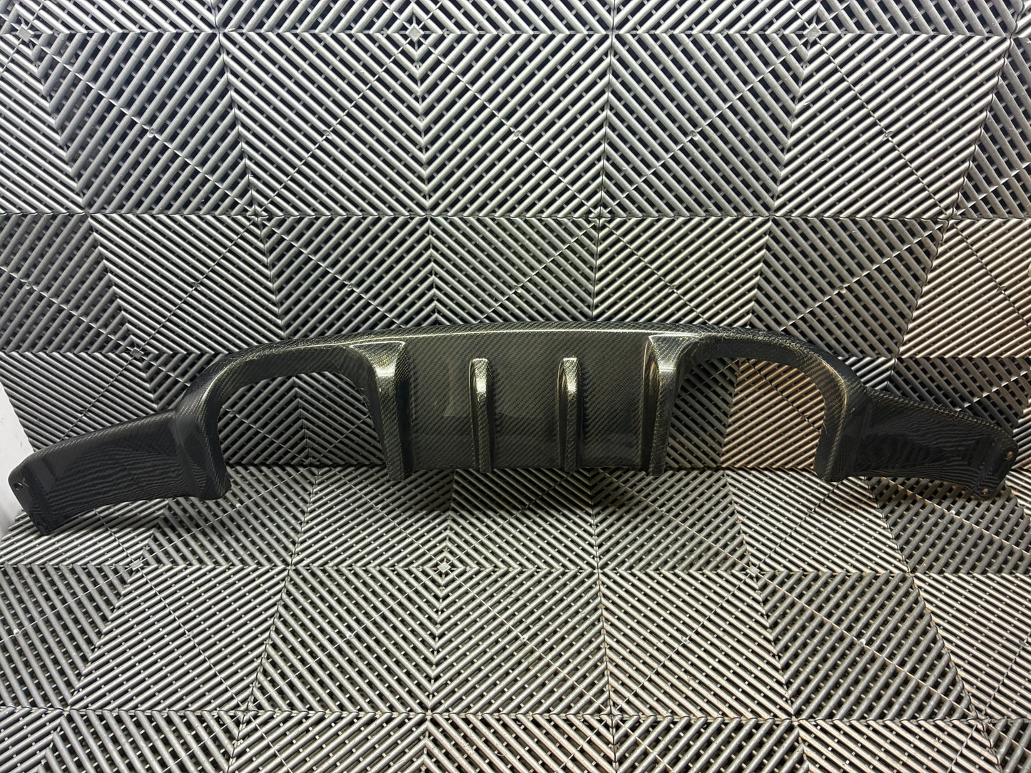 Used. Bmw E92/E93 M3 carbon rear diffuser