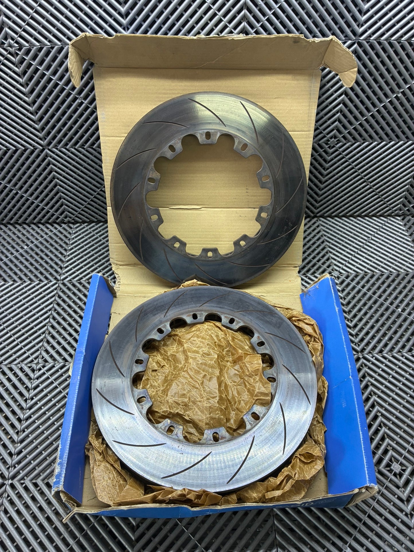 Used. Set of 2 (right+left) Pagid 380x32 brake discs