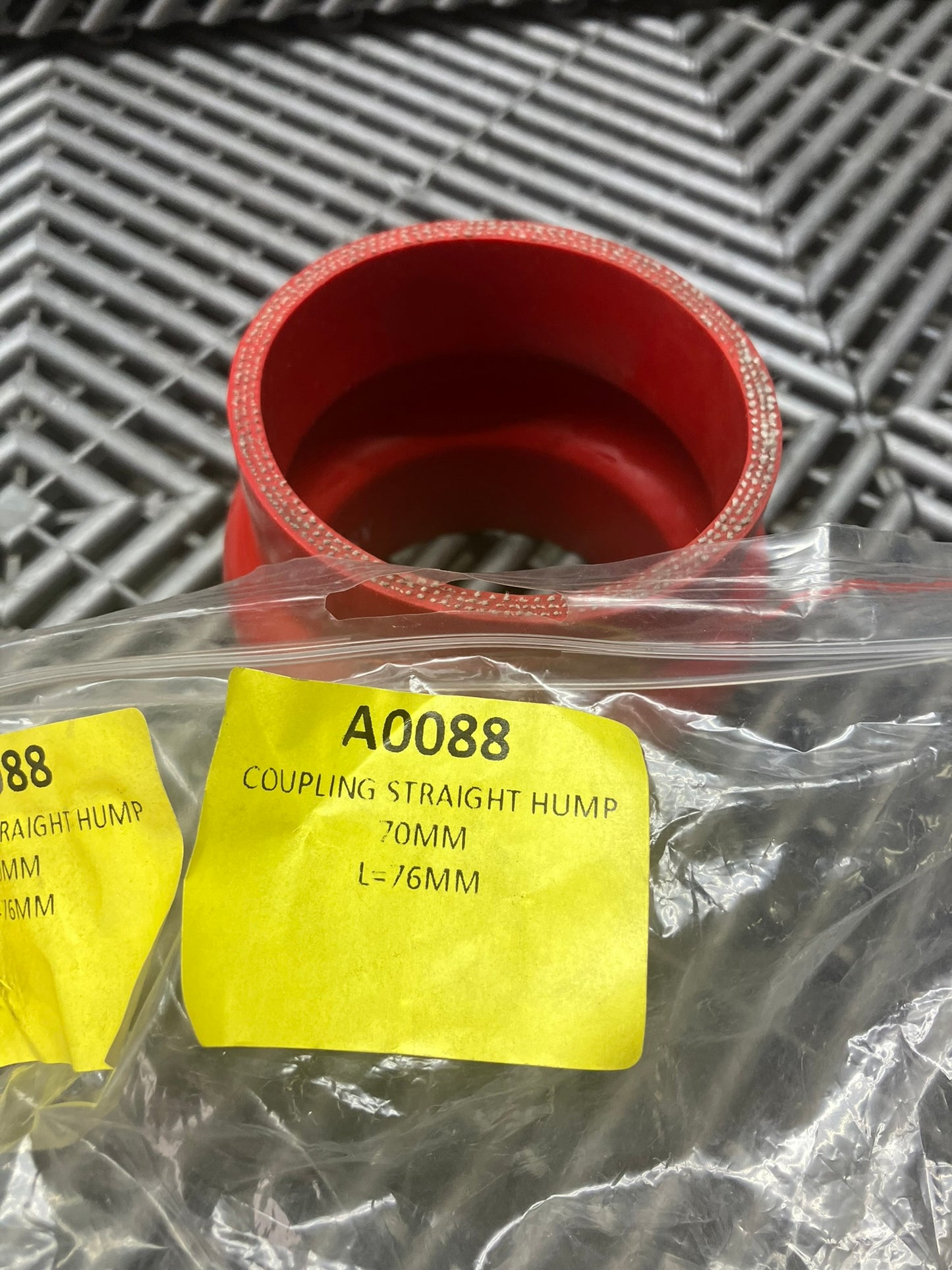 New. SAMCO Couplings Straight Hump L-76, W-60/70/76