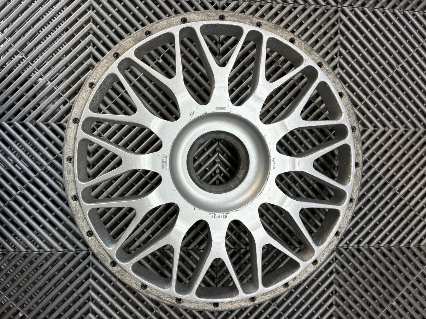 USED BBS E19 18-inch Centerlock rims magnesium centers