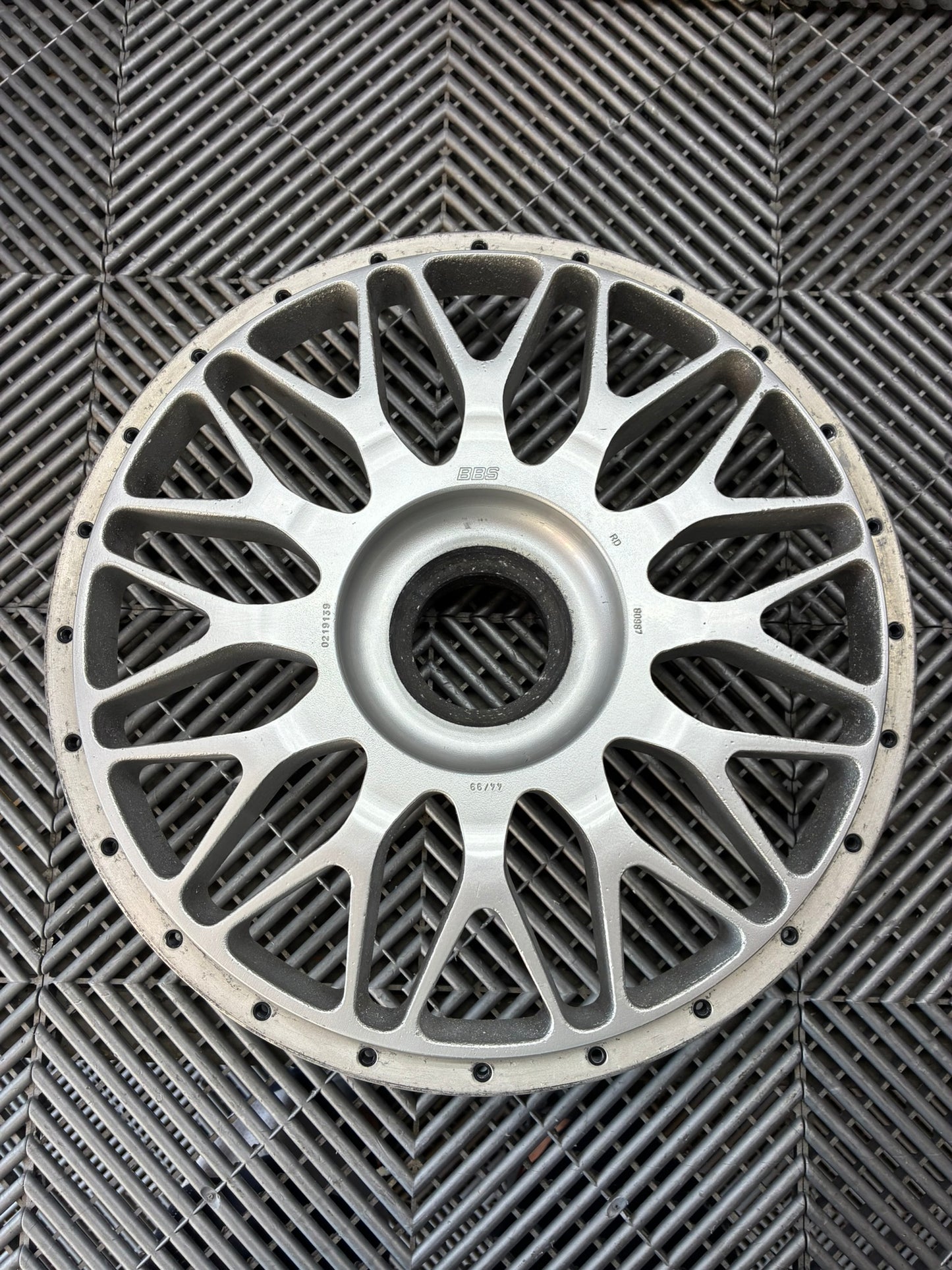 USED BBS E19 18-inch Centerlock rims magnesium centers