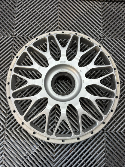 USED BBS E19 18-inch Centerlock rims magnesium centers
