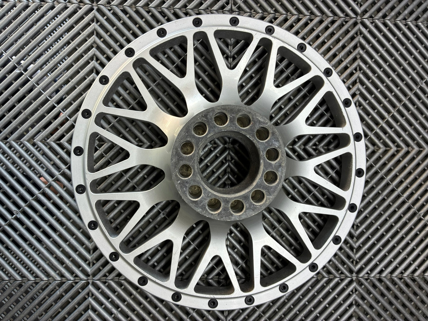 USED BBS E19 18-inch Centerlock rims magnesium centers