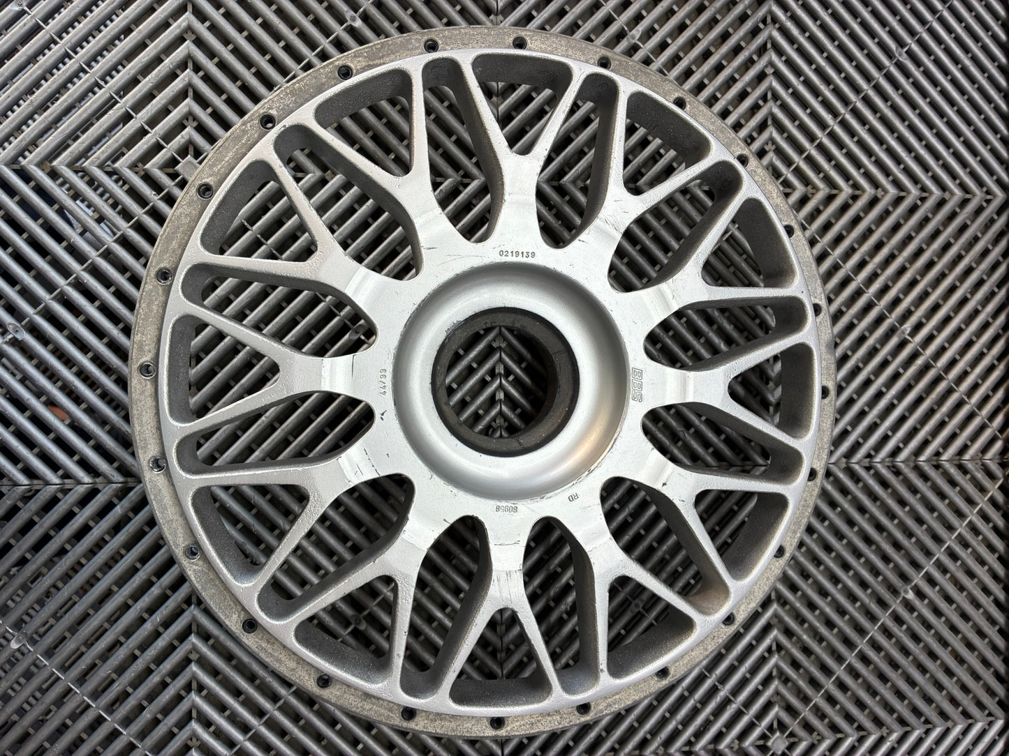 USED BBS E19 18-inch Centerlock rims magnesium centers