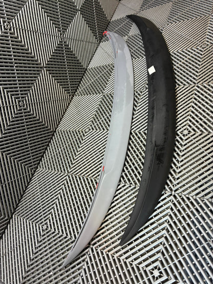 New. Bmw E93 rear trunk spoiler.
