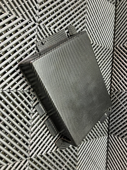 Used. Carbon fiber cover. 35x27 cm