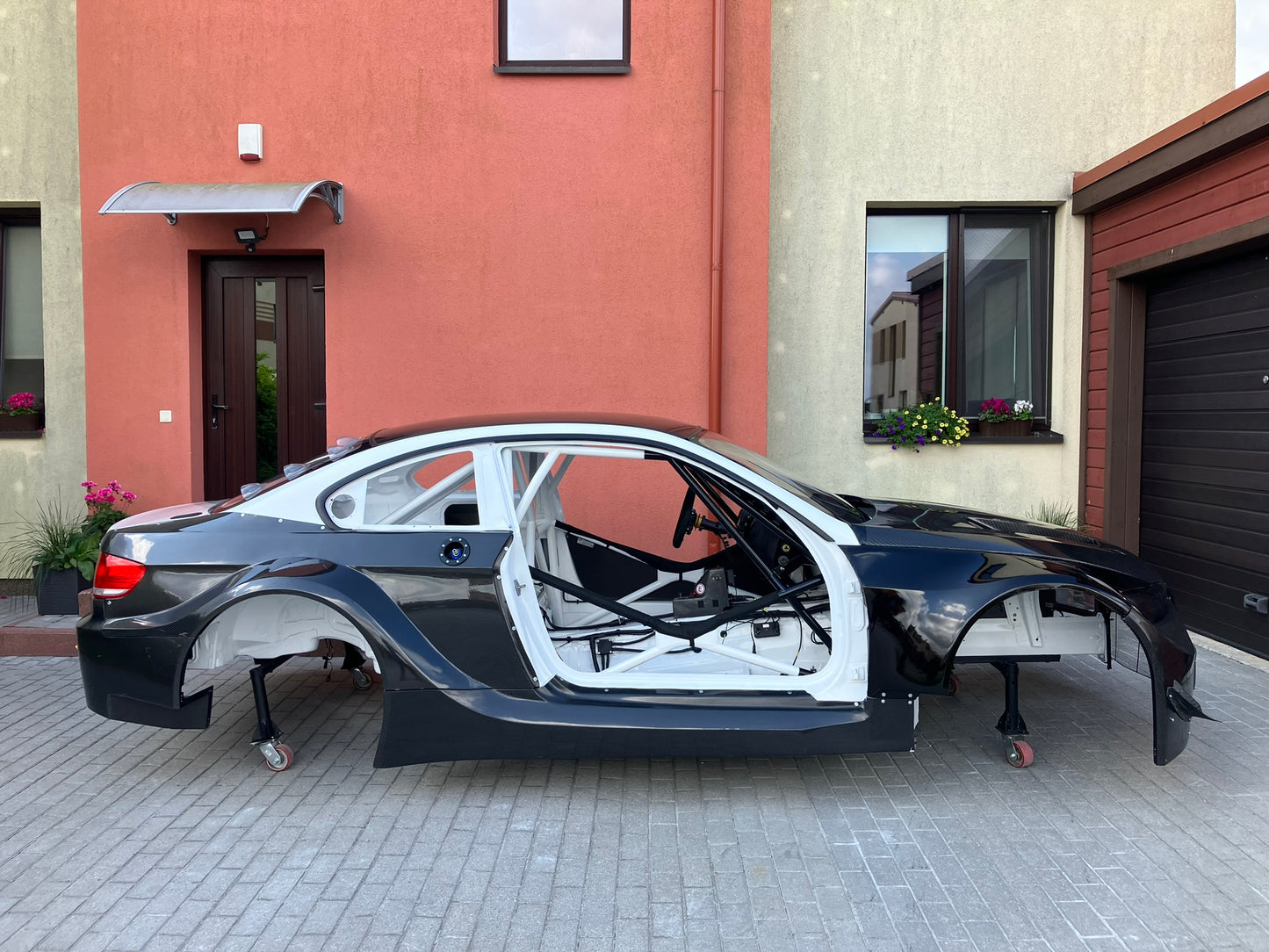 New build. GT3 spec. BMW E92 chassis.+ "Plan GT" carbon body kit.