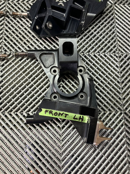 Used. Full Set of 4 Center wheels hubs and CNC arms. Gt cars.