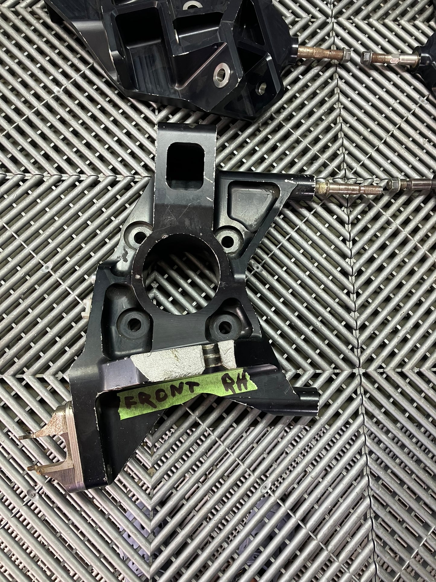 Used. Full Set of 4 Center wheels hubs and CNC arms. Gt cars.