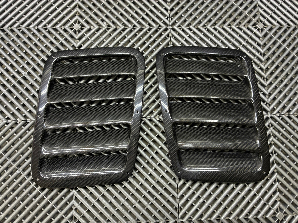 New. Carbon fiber Universal Hood Vents (Square)