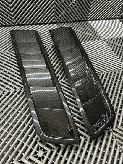 New. Carbon fiber Universal Hood Vents (52x12cm)
